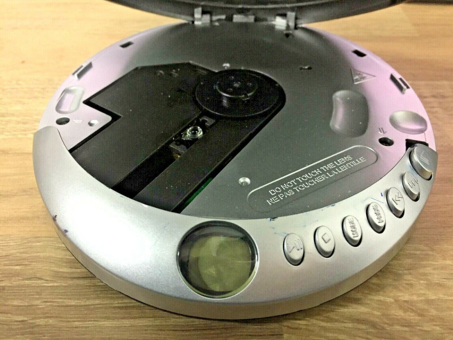 Bush Portable CD Player Anti-shock Playback CD 3.5mm Headphones Battery Operated