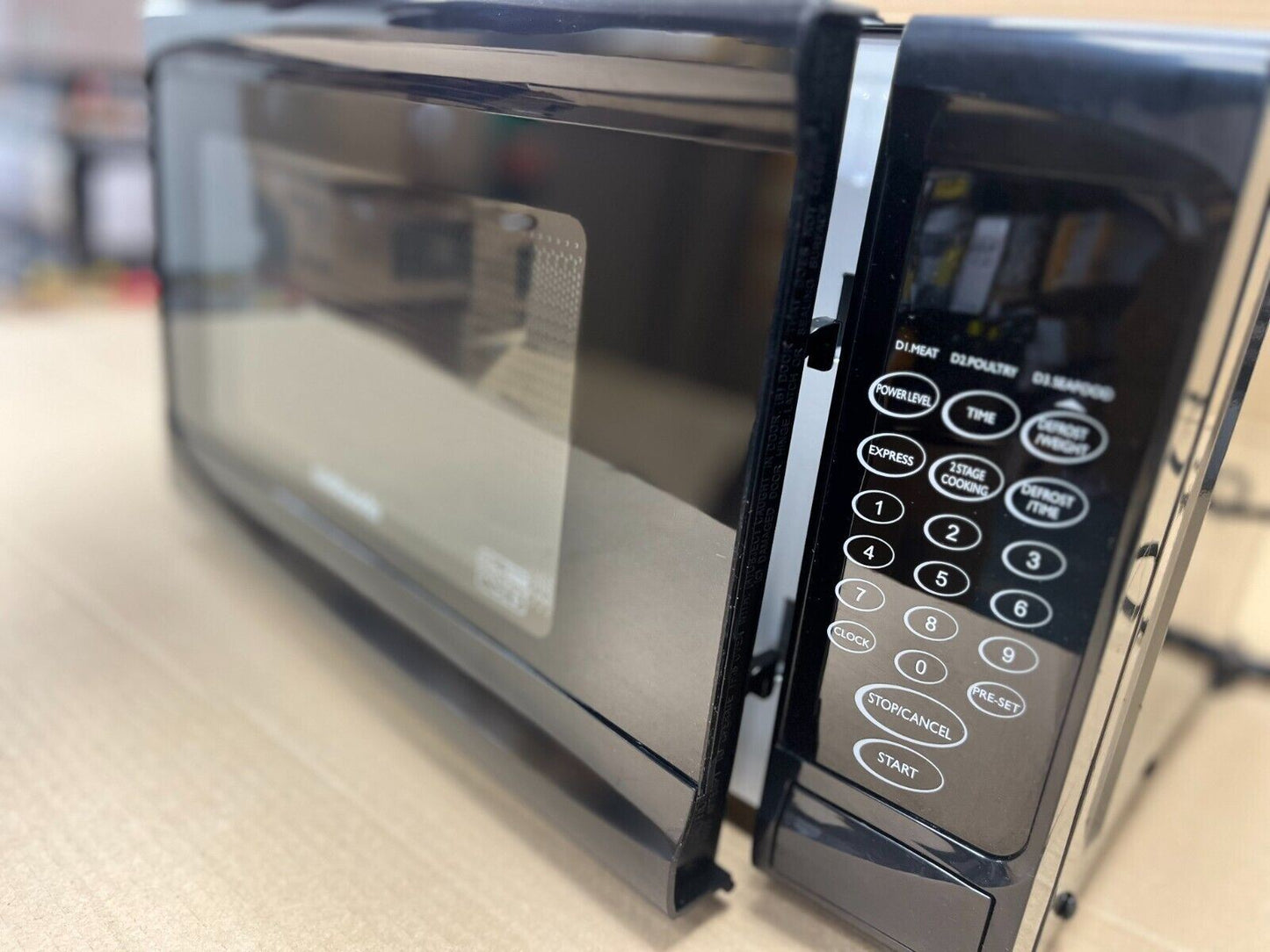 Cookworks 700W Standard Microwave EM717CKL - Black Absolute Breeze