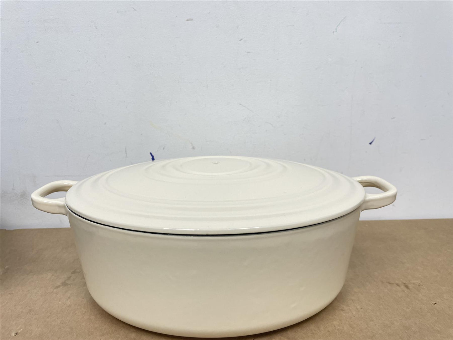 Habitat 4.70 Litre Cast Iron Oval Casserole Dish Easy cook, Easy serve - Cream