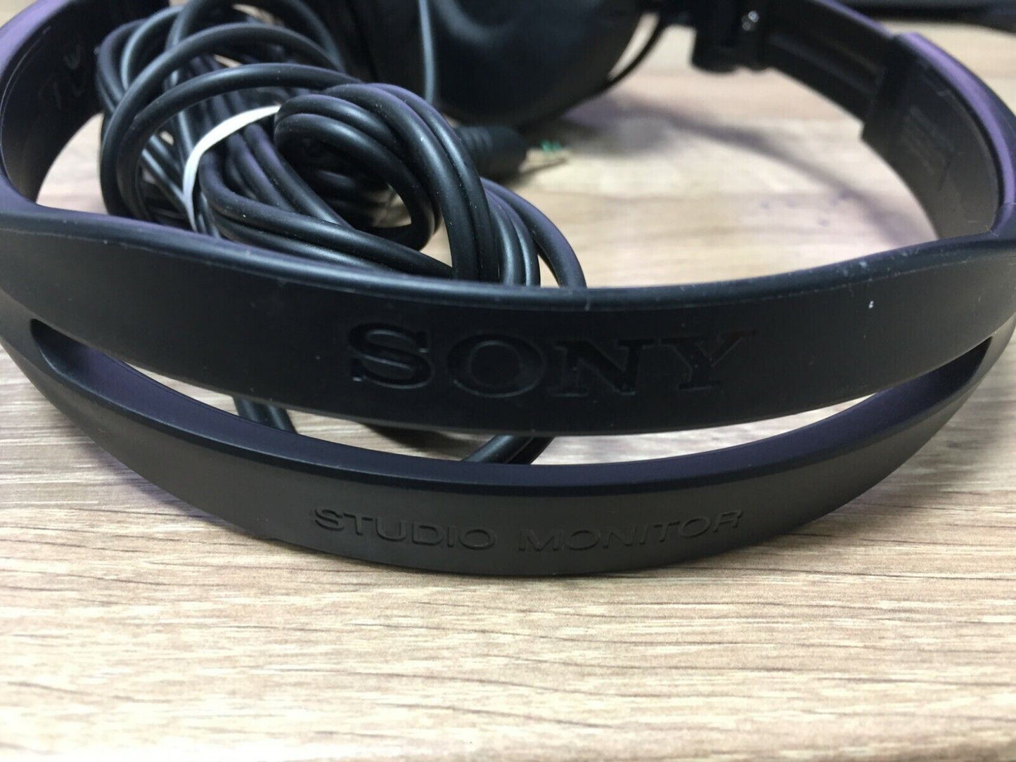 Sony MDRV150 Sound Monitoring DJ Full Ear Headphones Reversible Earcups Stereo