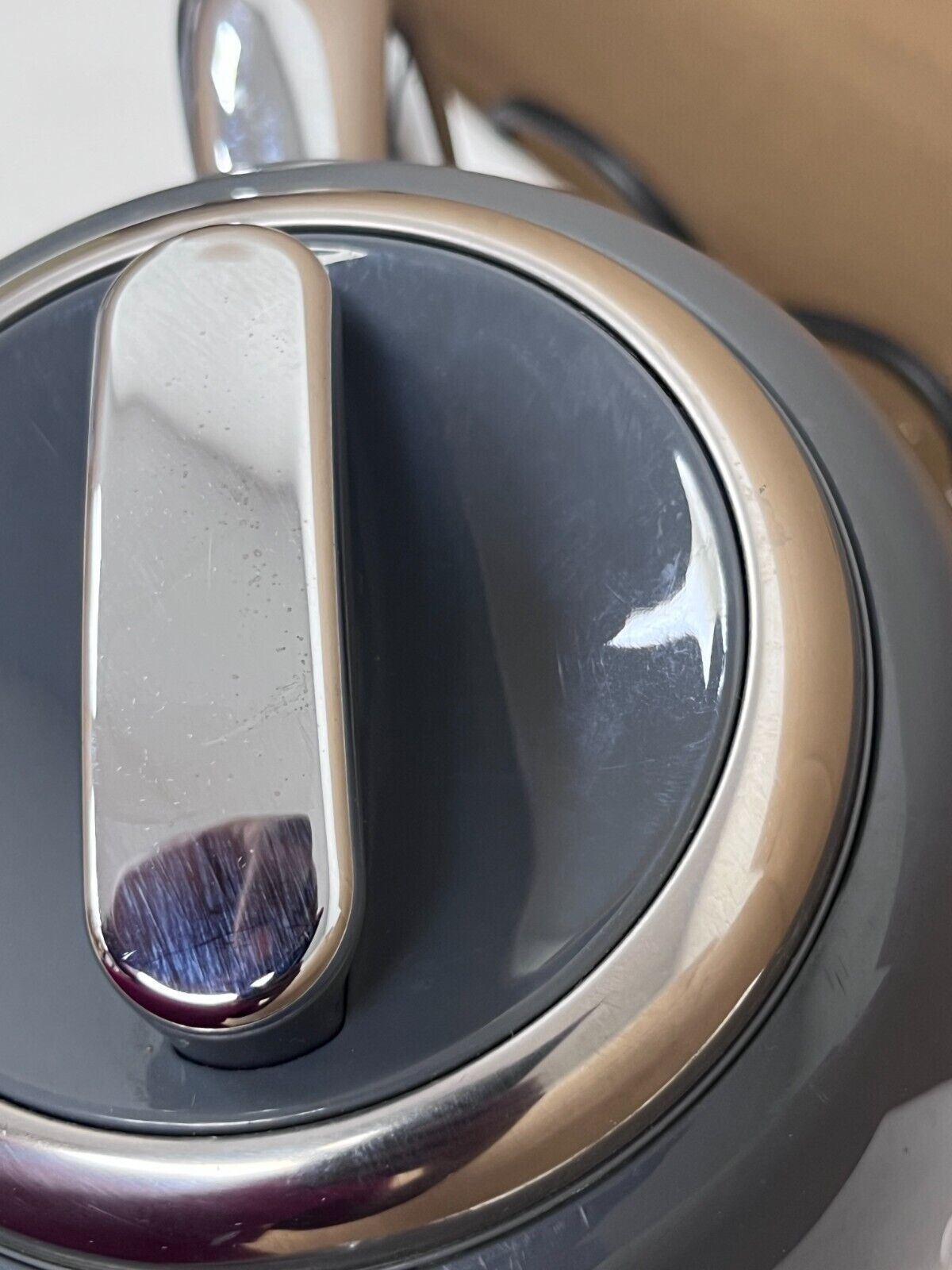 Breville Kitchen 1.7L VKT227 Curve Water rapid boil Kettle - Grey and Chrome