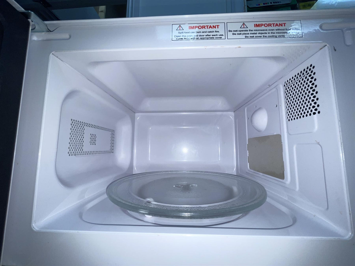 Cookworks microwave mm7 17L700w SOLO MAN WHT