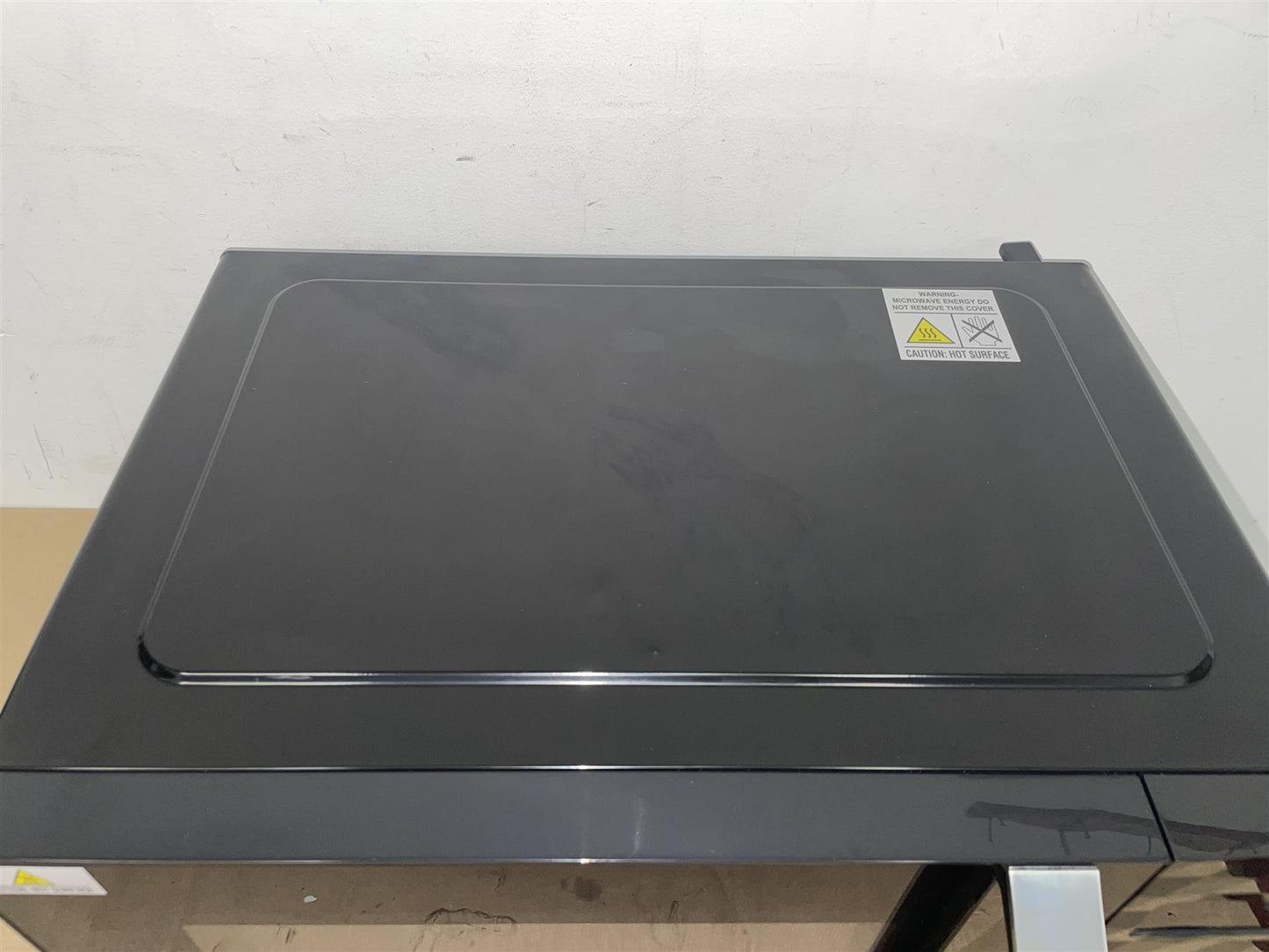 DeLonghi Brillante 23L Standard Microwave Oven Digital 900w Defrost Reheat Black
