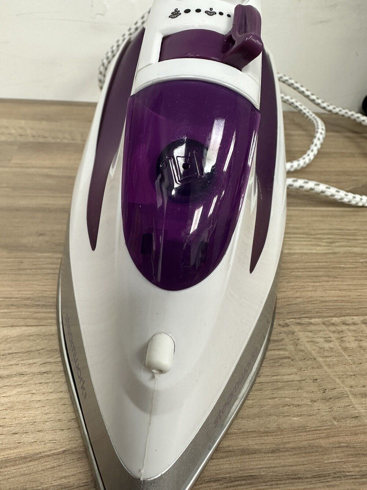 STEAMWORKS STEAM iron ES2325 water refiller prevent limescale clothes steamer