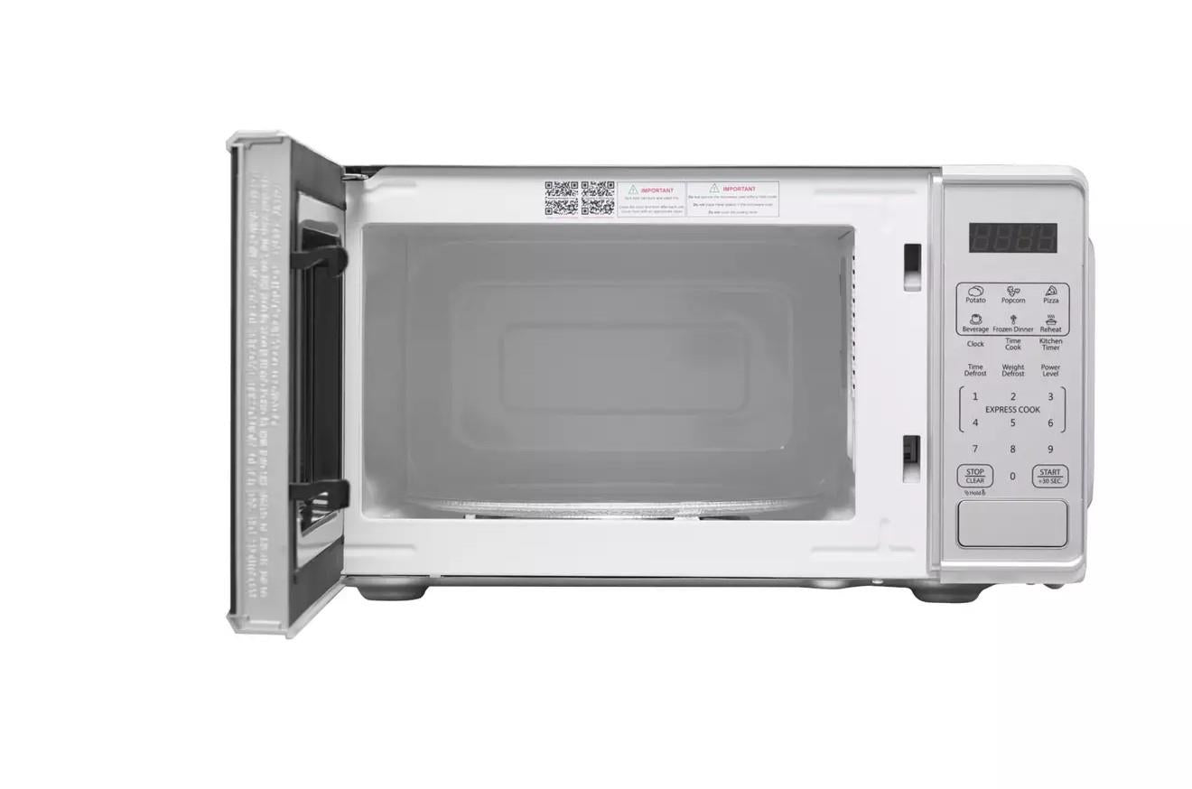 Cookworks 700W Standard Microwave 17 litres 6 programmes Defrost option - Silver