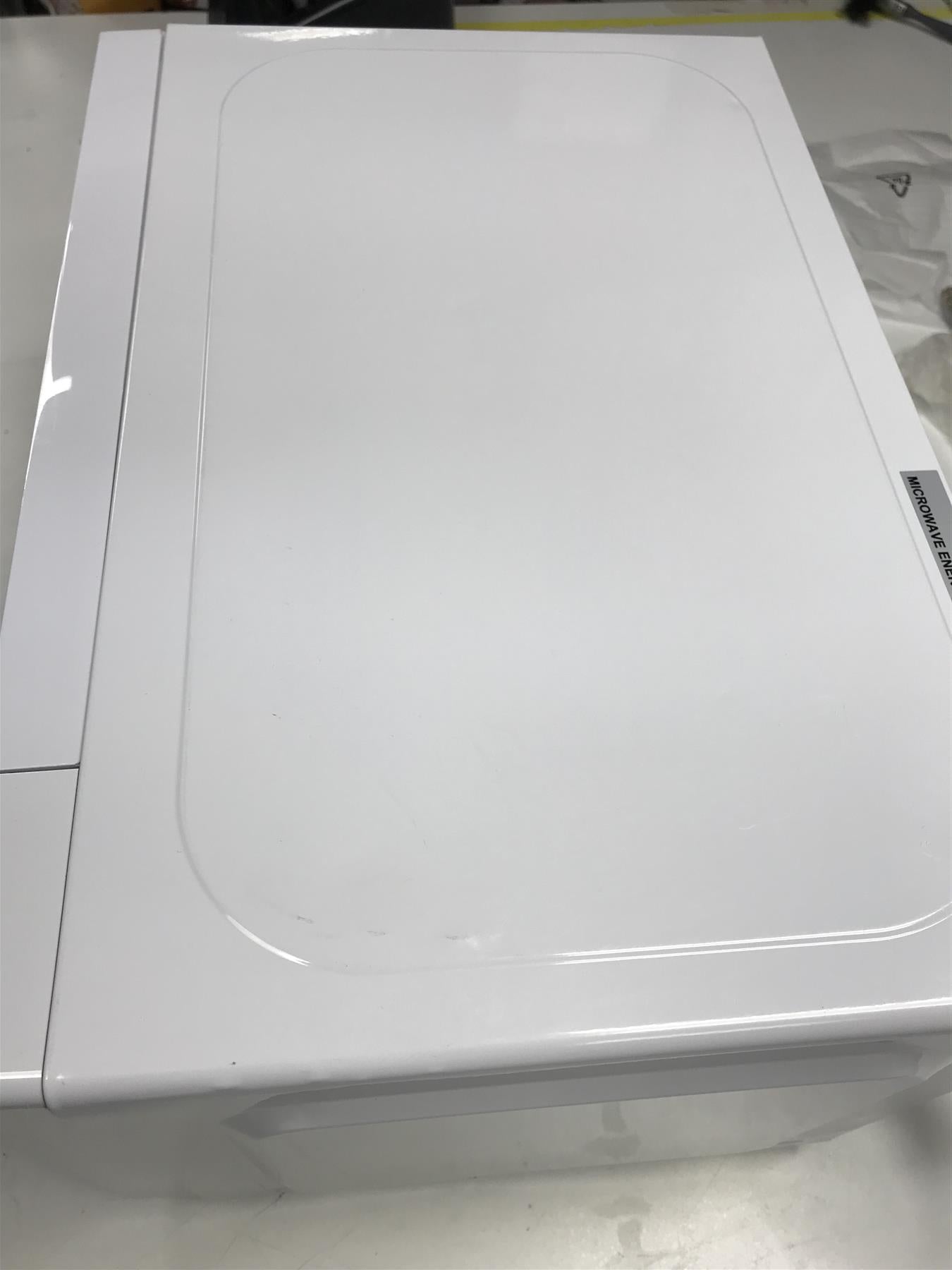 Tesco microwave MM20 17L 700W Defrost Manual Dial Simple Compact White