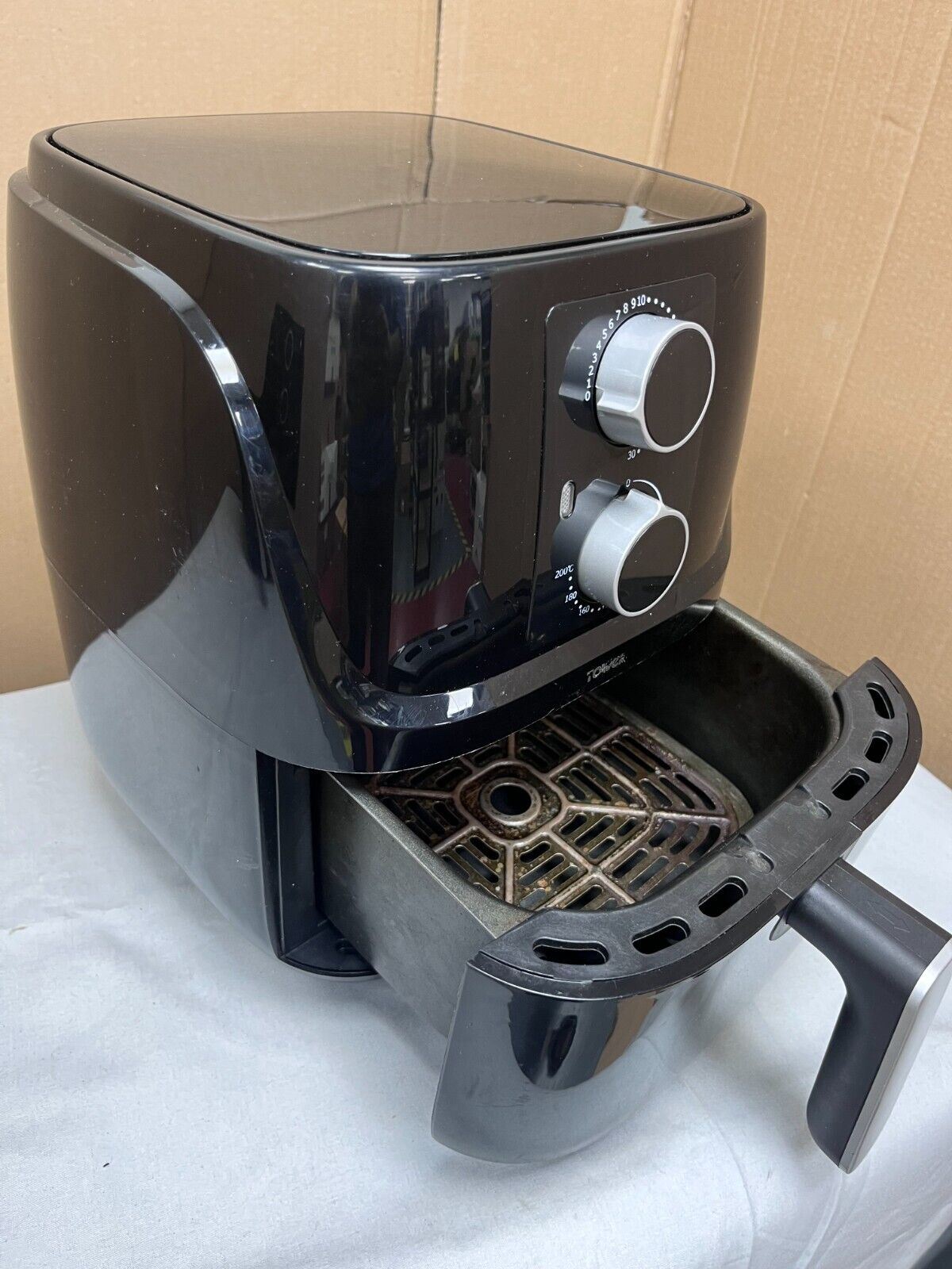 "Healthy and Delicious Cooking with Tower Air Fryer 3L,Oil-Free, non stick fryer