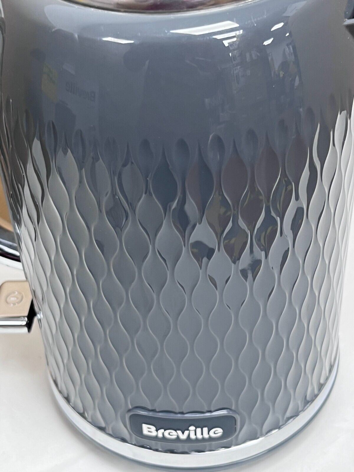 Breville Kitchen 1.7L VKT227 Curve Water rapid boil Kettle - Grey and Chrome