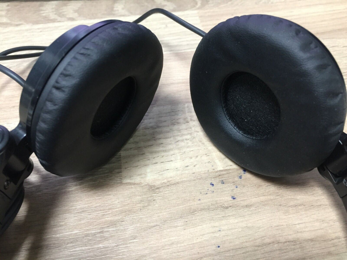 Sony MDRV150 Sound Monitoring DJ Full Ear Headphones Reversible Earcups Stereo