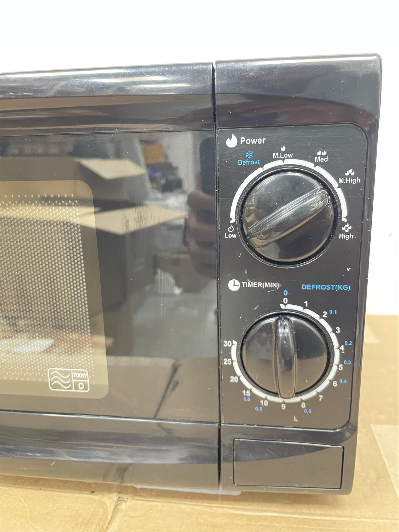 Cookworks 700W Standard Defrost Microwave Oven MM7 Absolute Breeze - Black