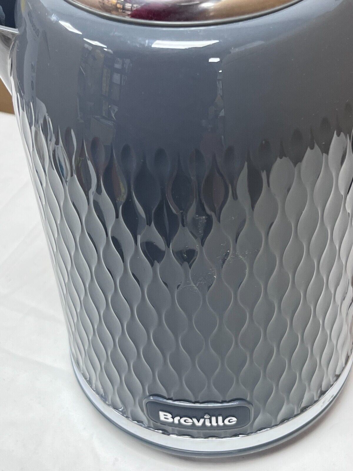 Breville Kitchen 1.7L VKT227 Curve Water rapid boil Kettle - Grey and Chrome