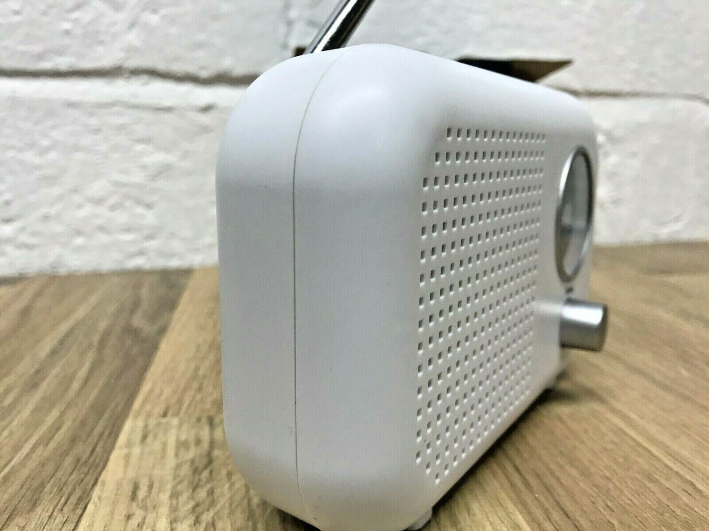 Bush Classic Mini Retro Portable FM Tuner Travel Radio Mono speaker Battery