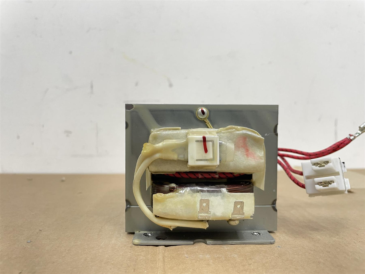 Samsung Microwave High Voltage Transformer SHV-EPT06A 230V 50Hz