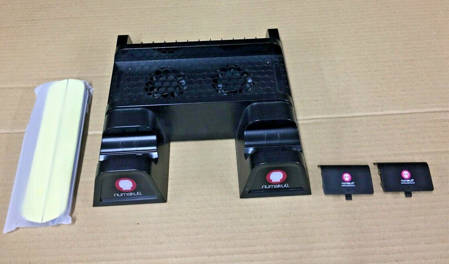 NUMSKULL XBOX ONE 5 IN 1 DOCKING STATION CONSOLE STAND GAME CONTROLLER CHARGER