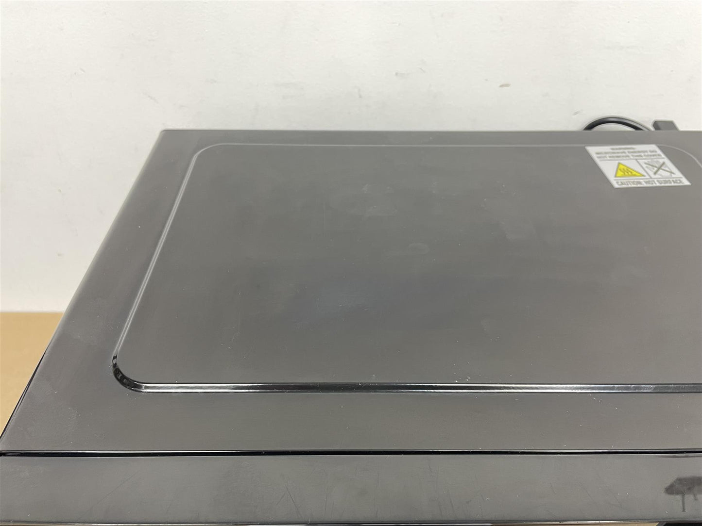 DeLonghi Brillante 23L Standard Microwave Oven Digital 900w Defrost Reheat Black