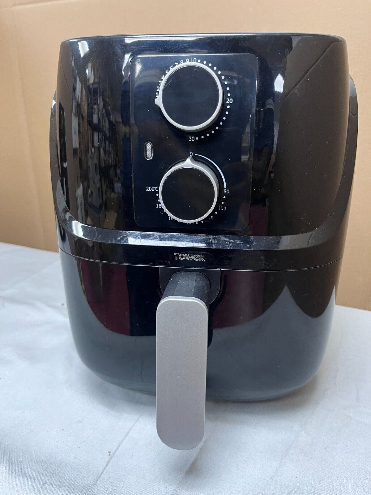 "Healthy and Delicious Cooking with Tower Air Fryer 3L,Oil-Free, non stick fryer