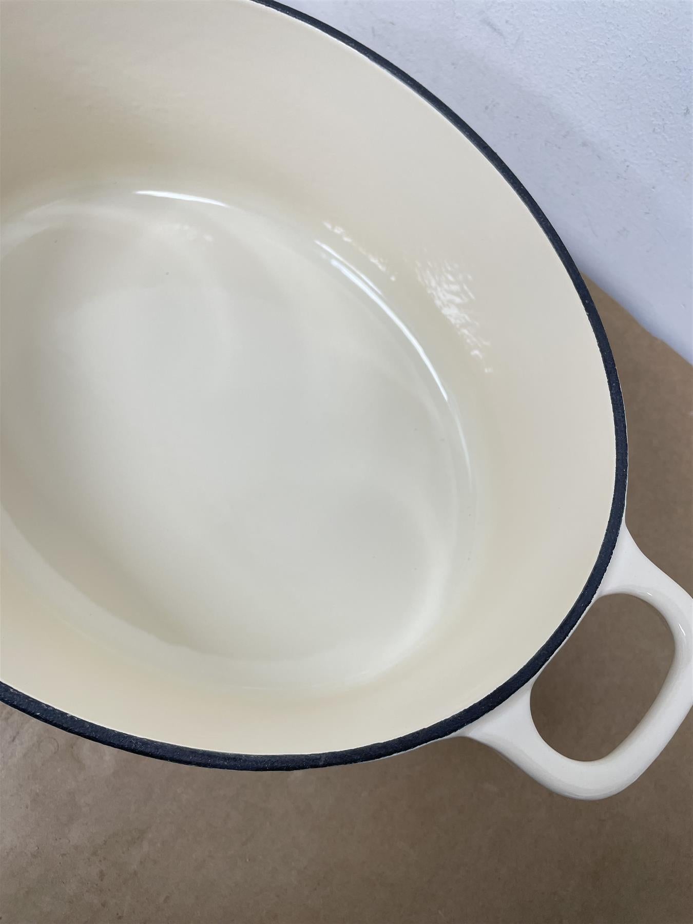 Habitat 4.70 Litre Cast Iron Oval Casserole Dish Easy cook, Easy serve - Cream