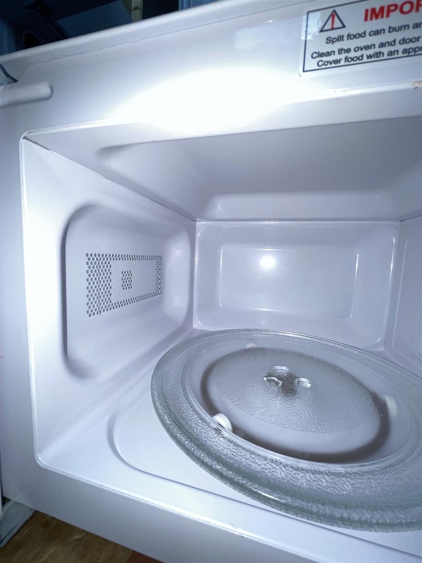 Cookworks microwave mm7 17L700w SOLO MAN WHT