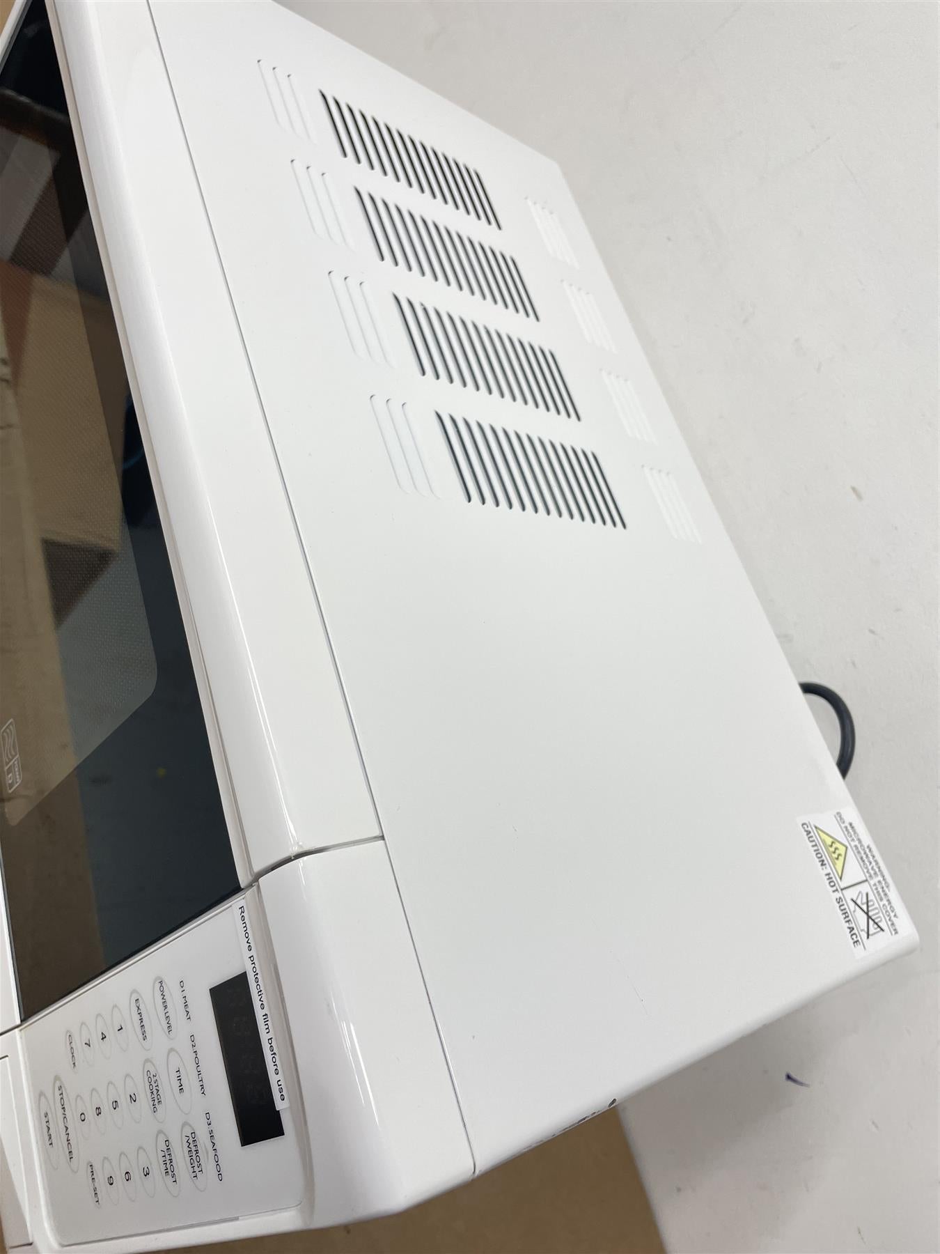 Cookworks Microwave Oven EM7 700W Standard Kitchen Food Reheat Defrost White