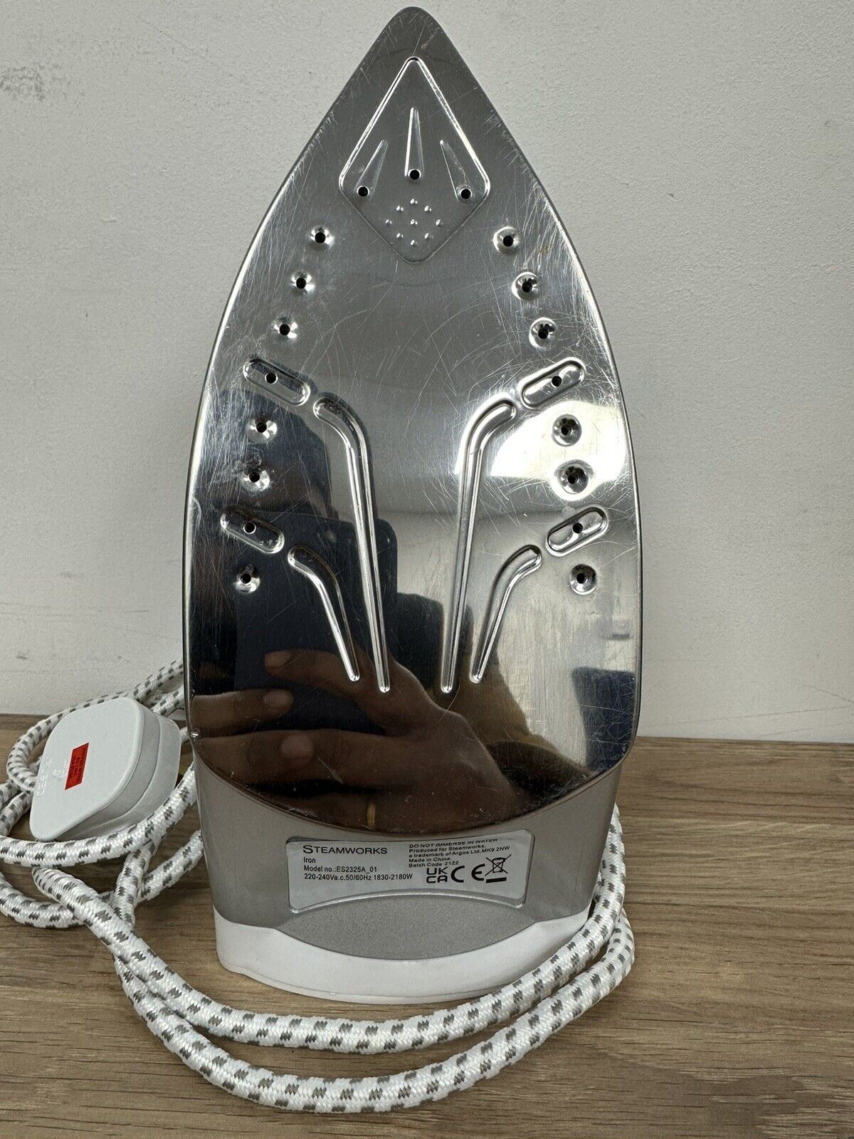STEAMWORKS STEAM iron ES2325 water refiller prevent limescale clothes steamer