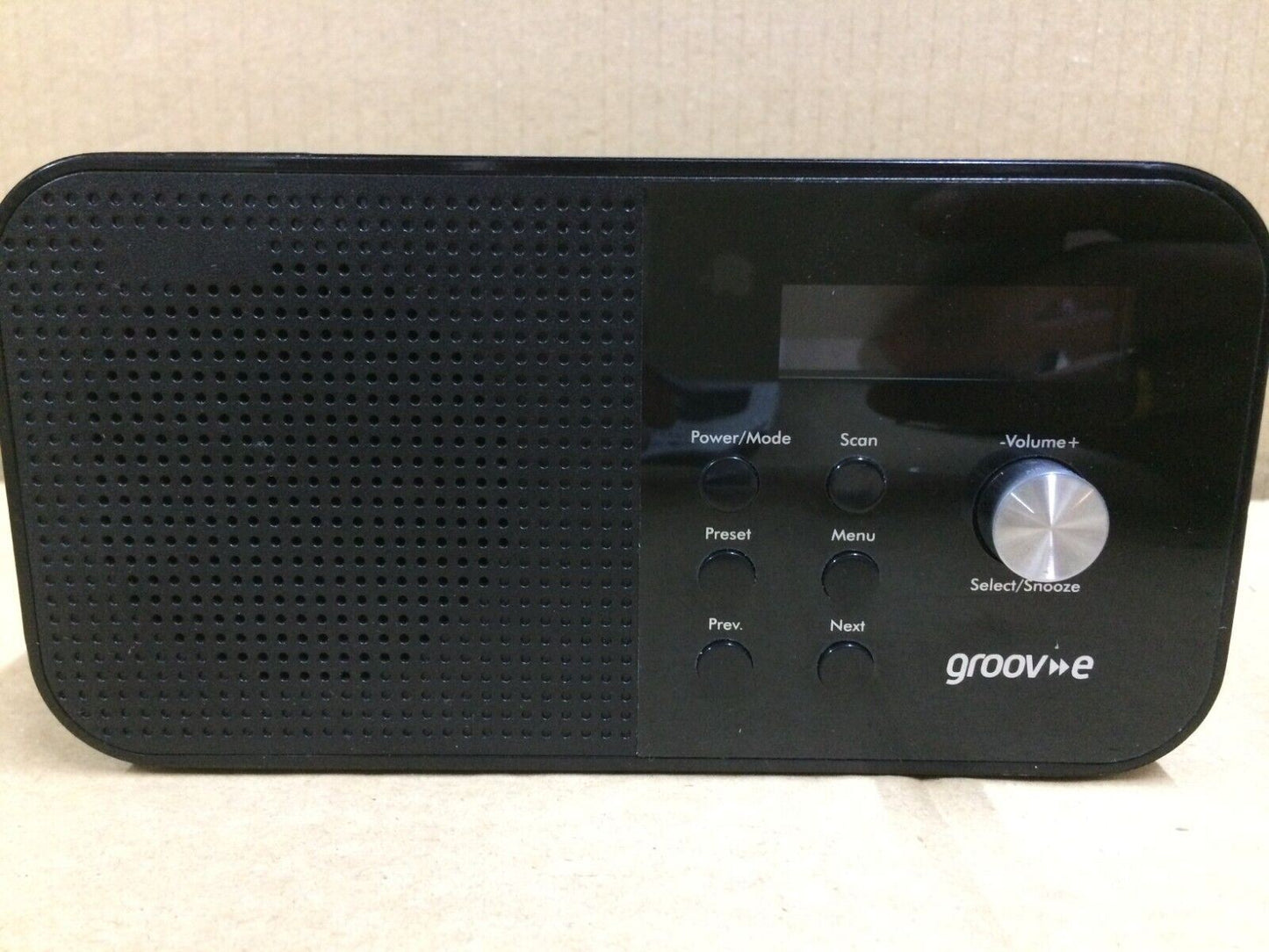 GROOV-E VENICE PORTABLE DAB/FM DIGITAL RADIO W/ 20 PRESET STATIONS - GVDR04BK