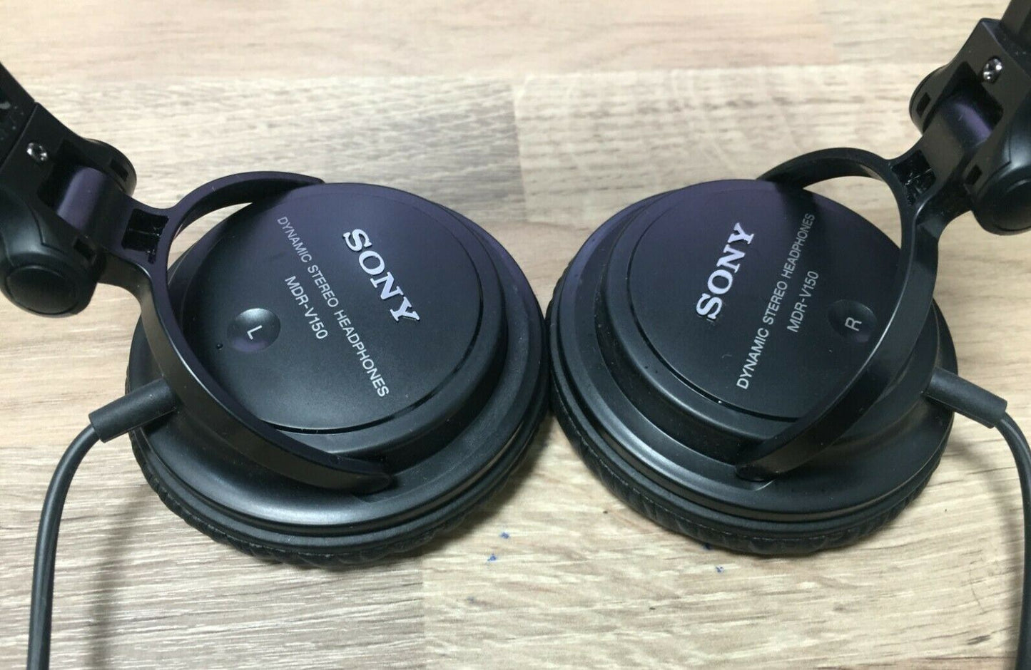 Sony MDRV150 Sound Monitoring DJ Full Ear Headphones Reversible Earcups Stereo