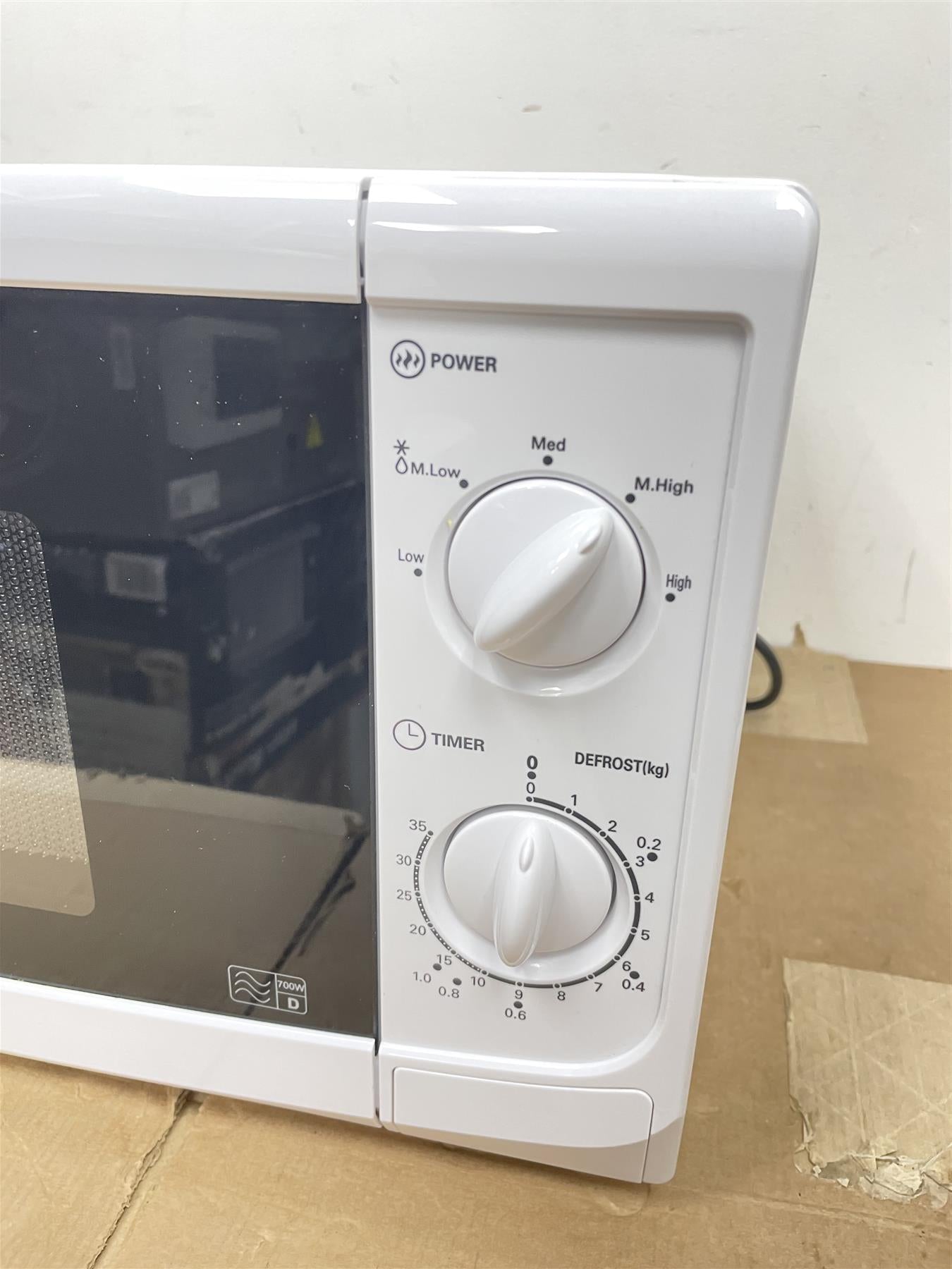 Cookworks microwave mm7 17L700w SOLO MAN WHT