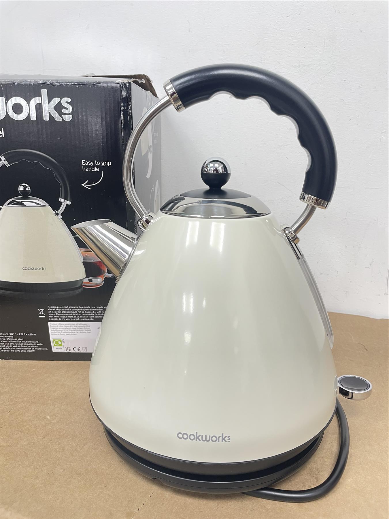 Cookworks Pyramid Kettle Almond Design With Stainless Steel Finish 1.7 Litre