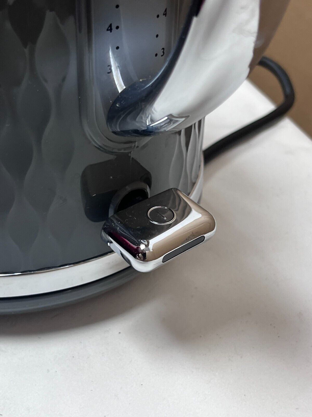 Breville Kitchen 1.7L VKT227 Curve Water rapid boil Kettle - Grey and Chrome