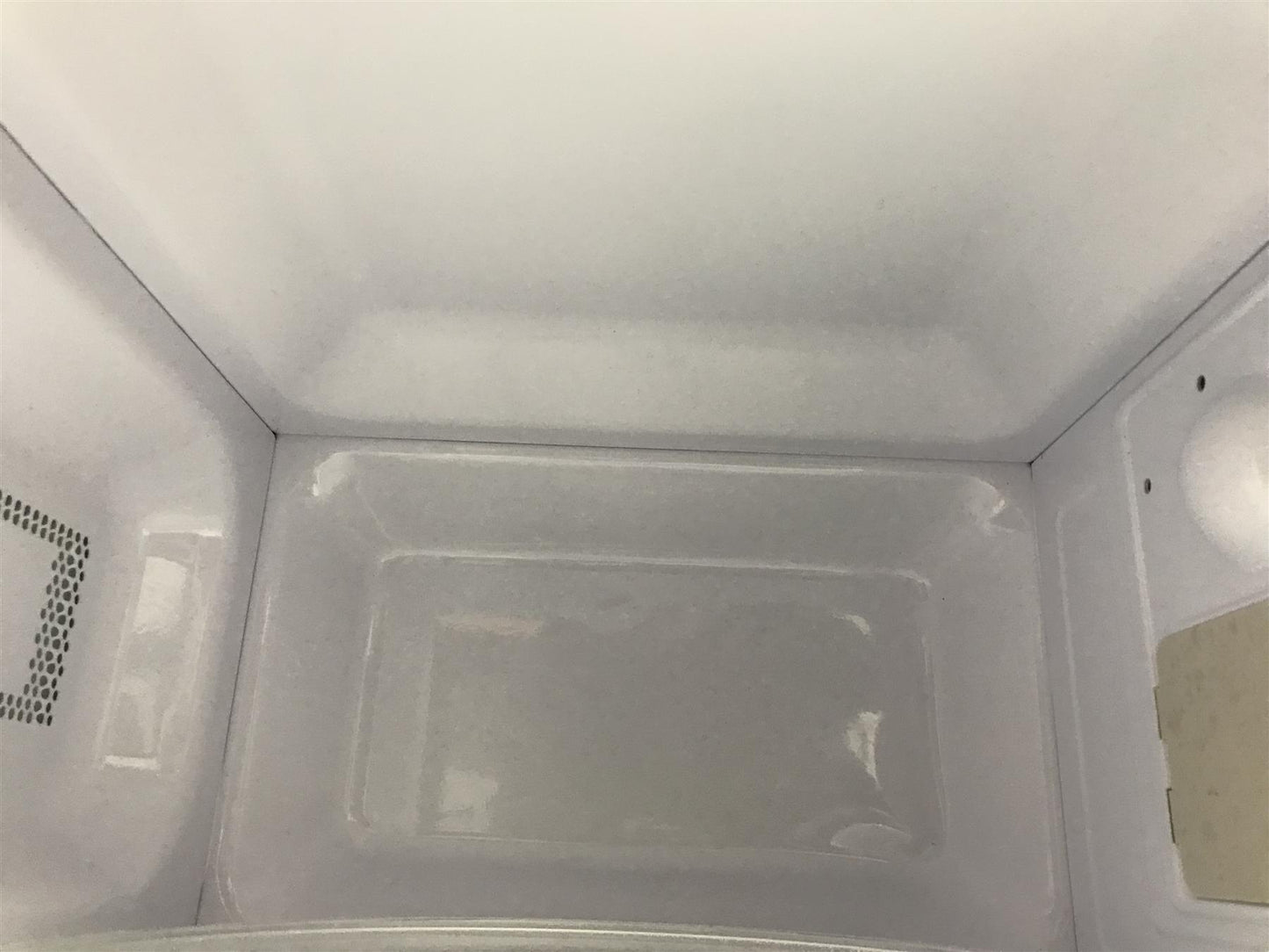 Tesco microwave MM20 17L 700W Defrost Manual Dial Simple Compact  White