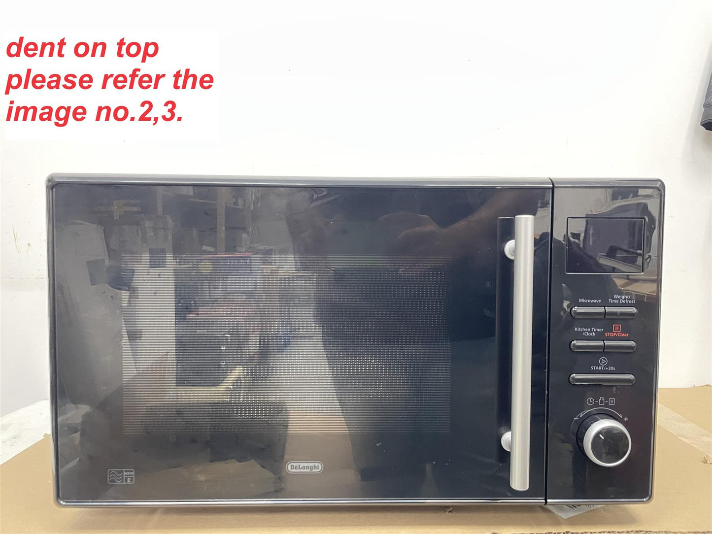 Delonghi 900W Enamel Cavity Solo Food Reheat Defrost Microwave Oven AM9 - Black