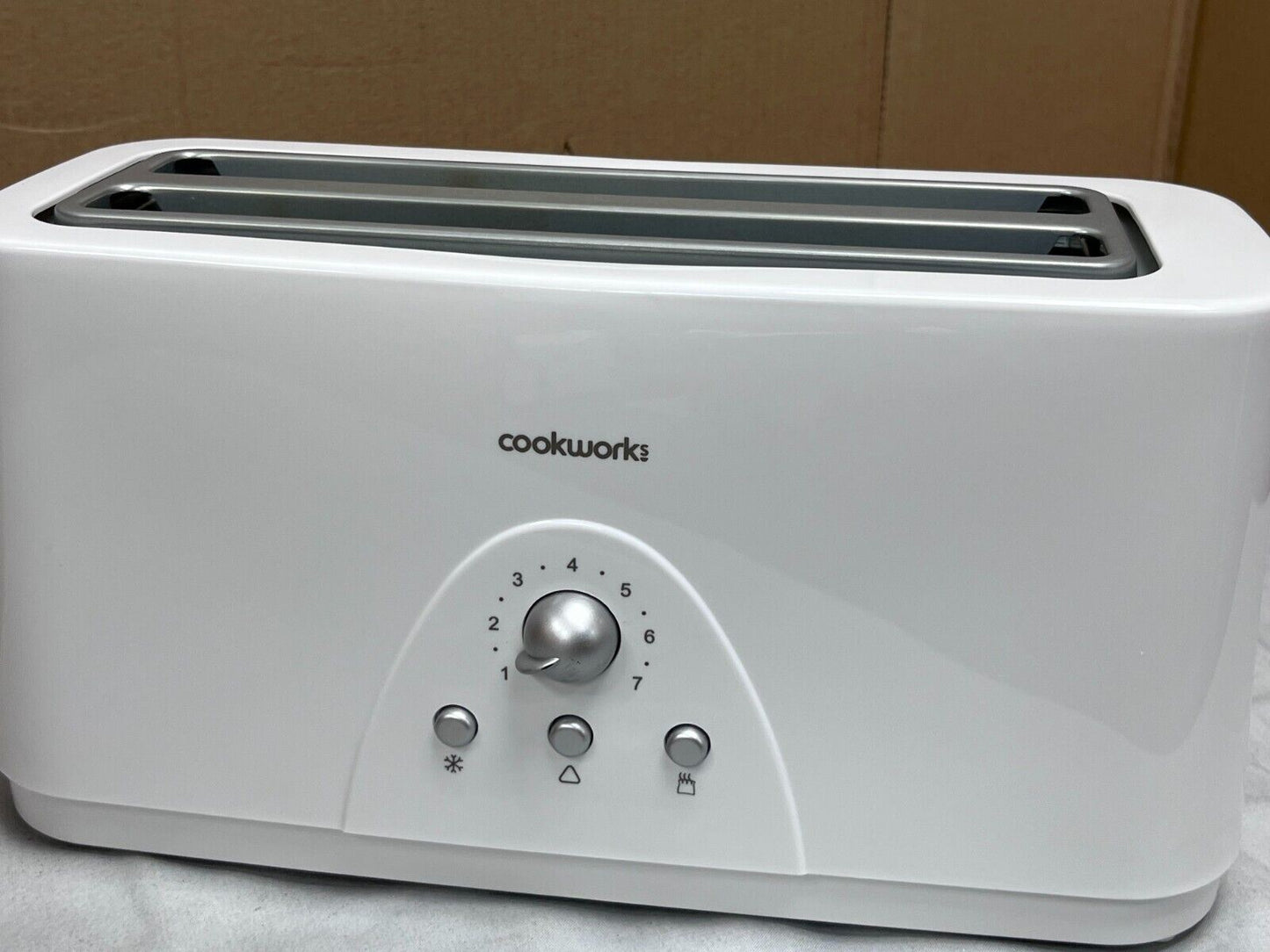 Cookworks Kitchen Defrost Black Slots Bagel Long Slot 4 Slice Toaster - White