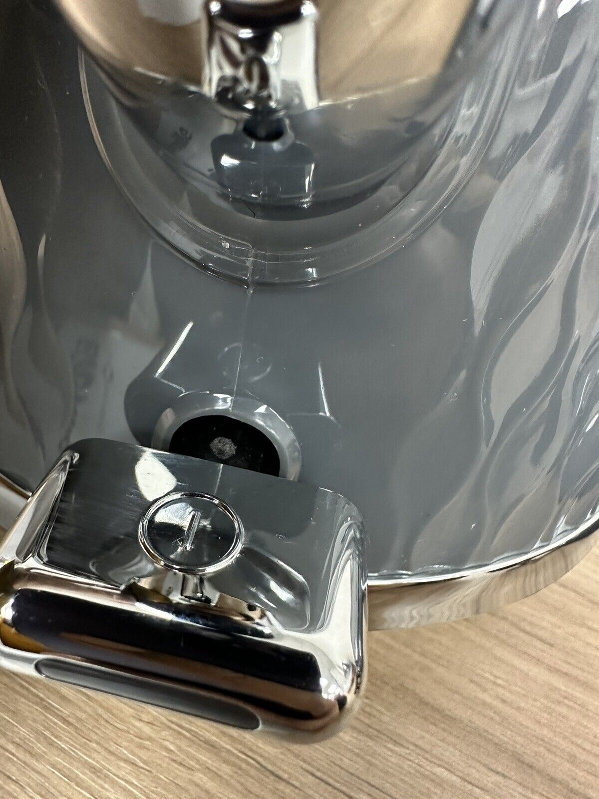 Breville Kitchen 1.7L VKT227 Curve Water rapid boil Kettle - Grey and Chrome