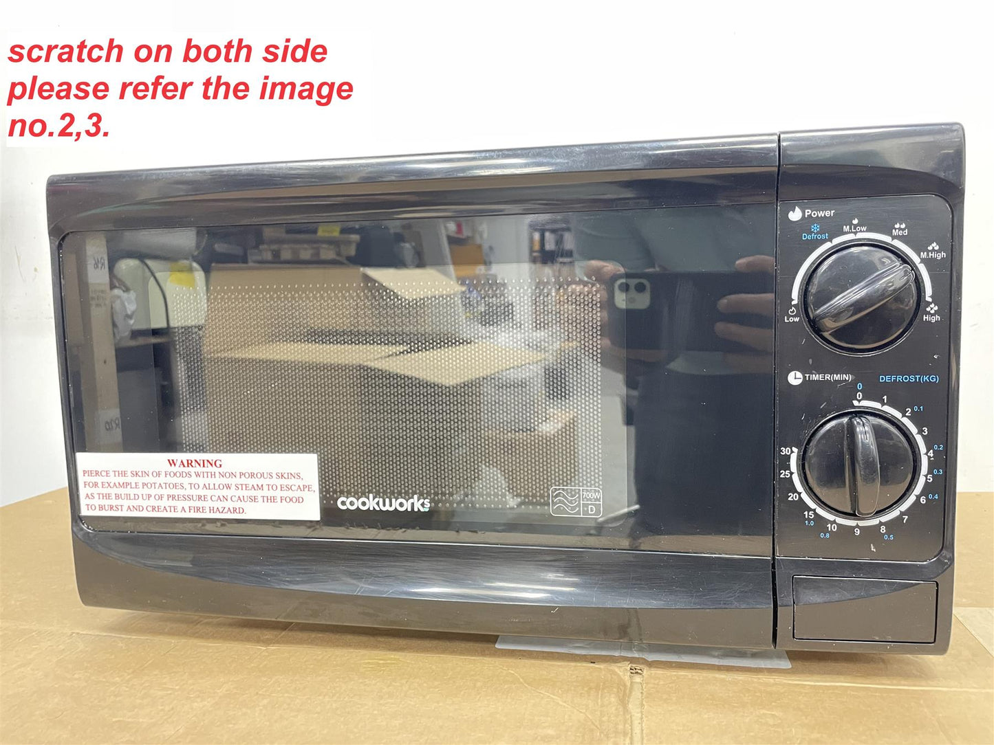 Cookworks 700W Standard Defrost Microwave Oven MM7 Absolute Breeze  - Black