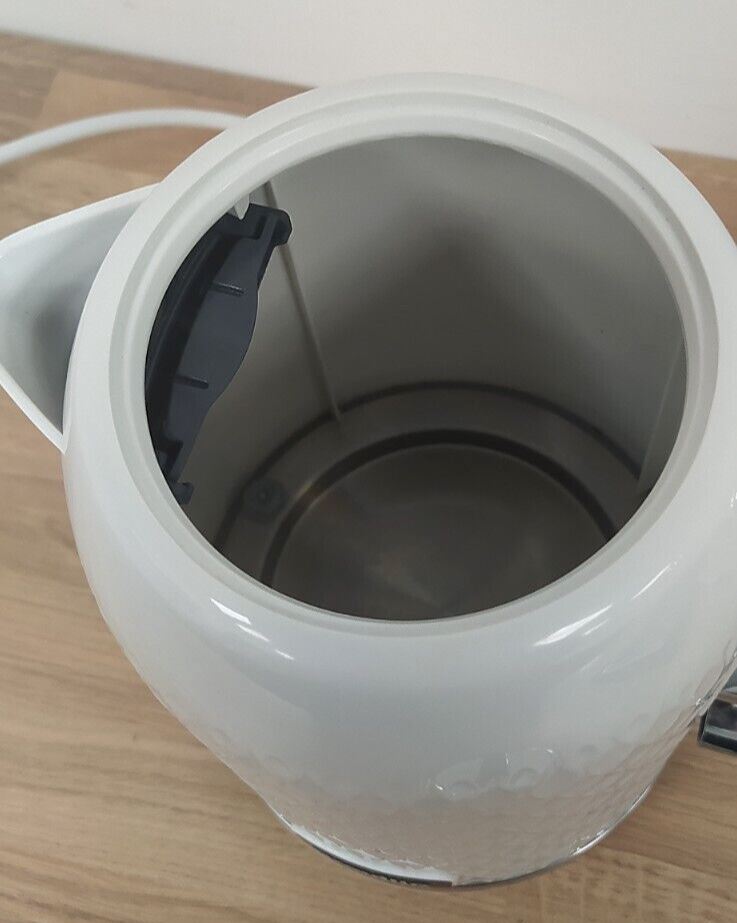 Breville Kettle  VKT117 Electric Jug Water rapid boil modern curve White Chrome