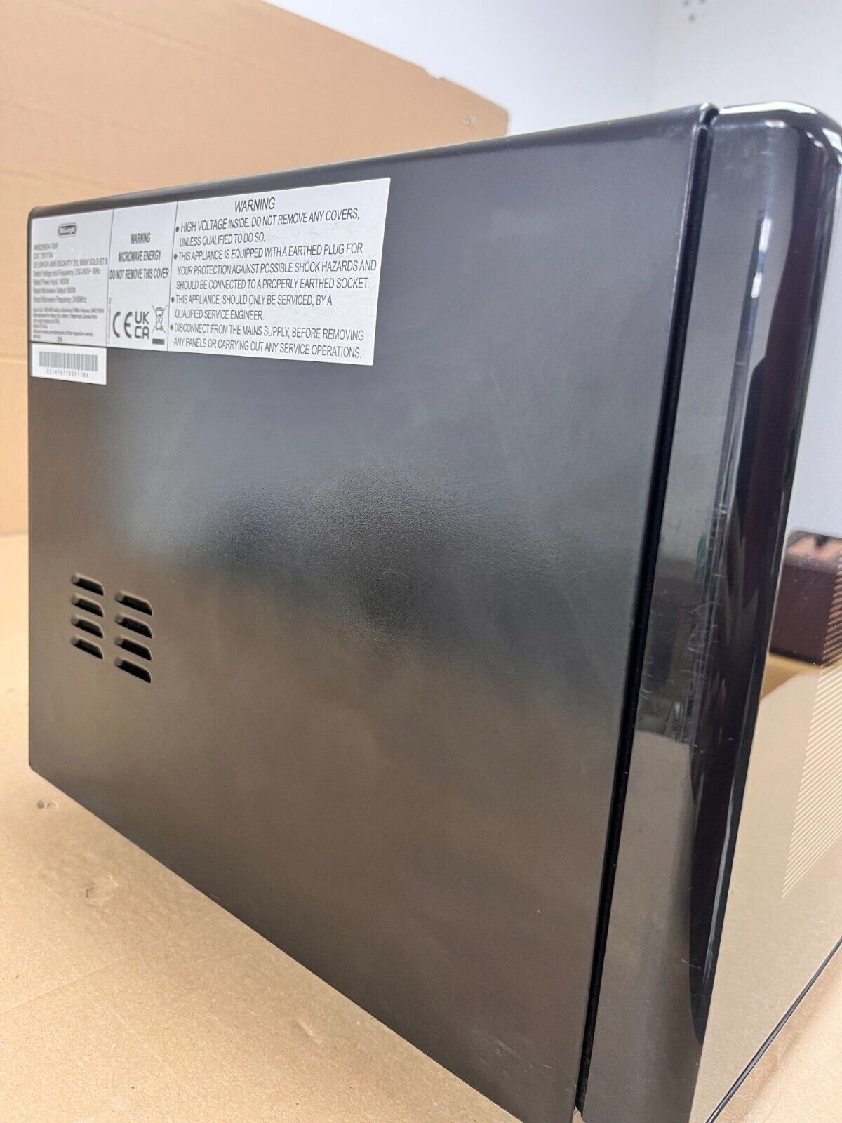 Delonghi 900W Enamel Cavity Solo Food Reheat Defrost Microwave Oven AM9 - Black