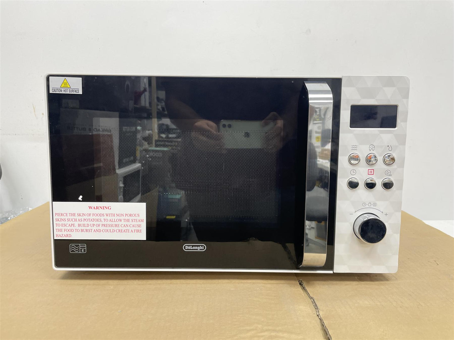 De'Longhi Brillante 23L 900W Combination Microwave - White Defrost option