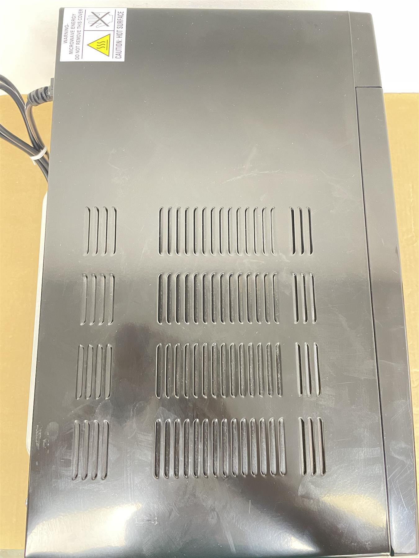 Cookworks 700W Standard Microwave MM7 - Black Defrost MM7 6 power levels