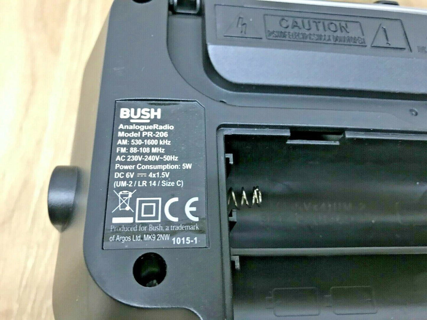 Bush Portable AM FM Travel Radio Mono speaker Mains Battery 5w RMS Headphone New