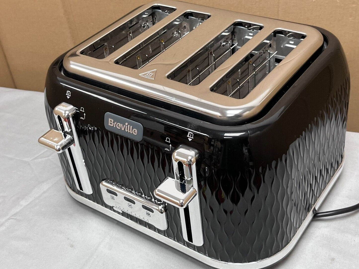 Breville VTR013 Curve 4 Slice Toaster Extra Wide Bagel Slots - Black and Chrome