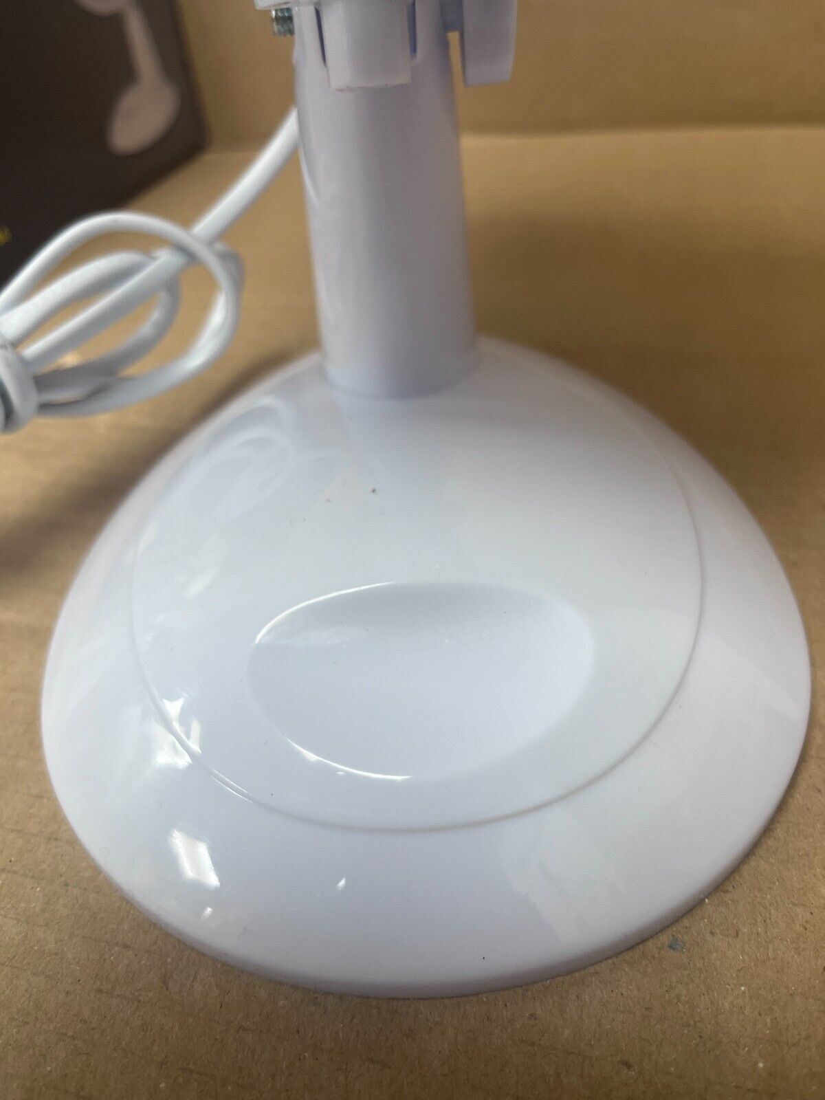Challenge White Oscillating Desk Fan - 7 Inch portable desk fan small fan