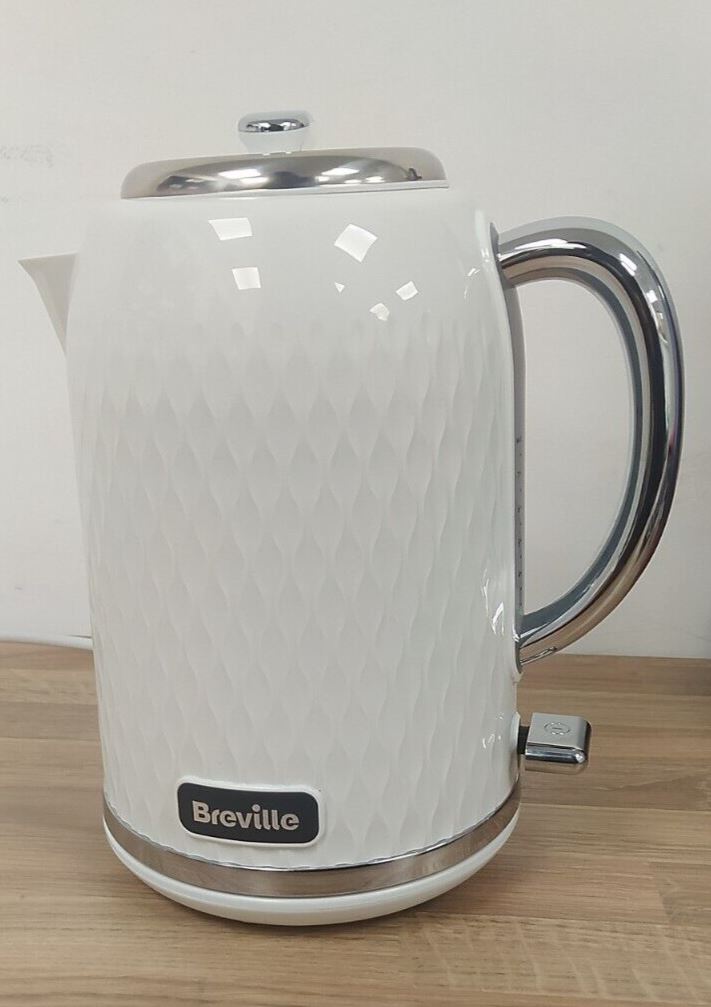 Breville Kettle  VKT117 Electric Jug Water rapid boil modern curve White Chrome
