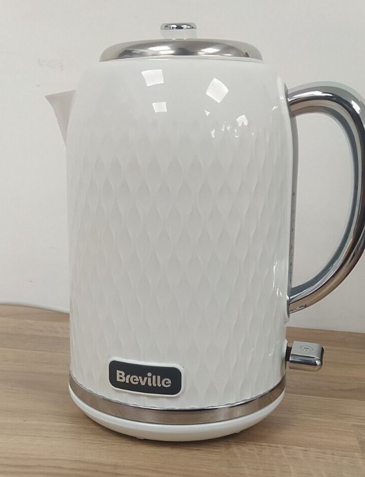 Breville Kettle  VKT117 Electric Jug Water rapid boil modern curve White Chrome