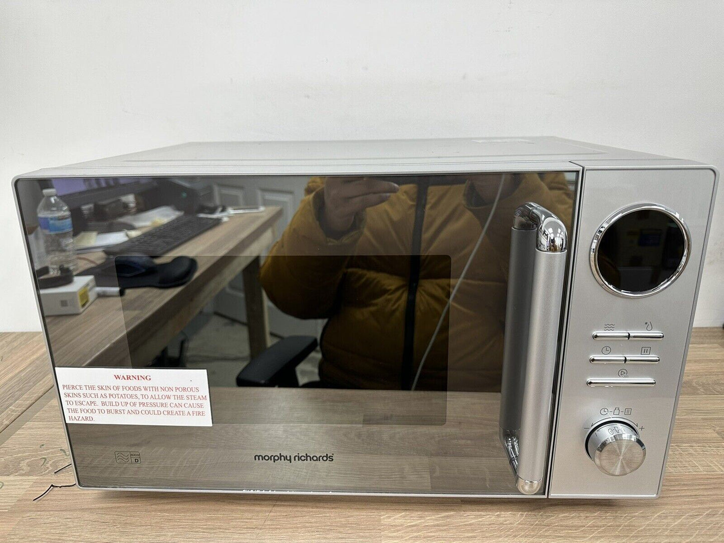 Morphy Richards 800W Food reheat Defrost Standard Microwave Oven - Silver