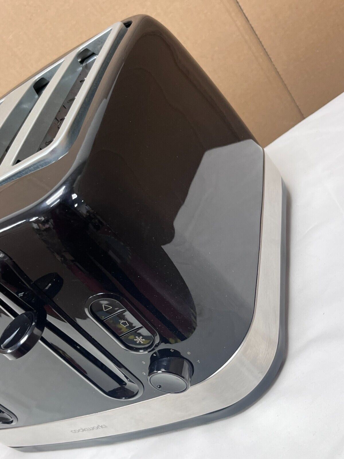 Cookworks Illuminated 4 Slice Extra Wide Toaster Defrost Black Slots Bagel Black
