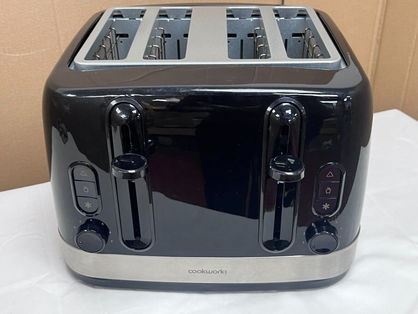 Cookworks Illuminated 4 Slice Extra Wide Toaster Defrost Black Slots Bagel Black