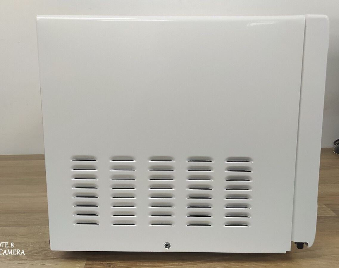 Cookworks Microwave Oven EM7 700W Standard Kitchen Food Reheat Defrost White
