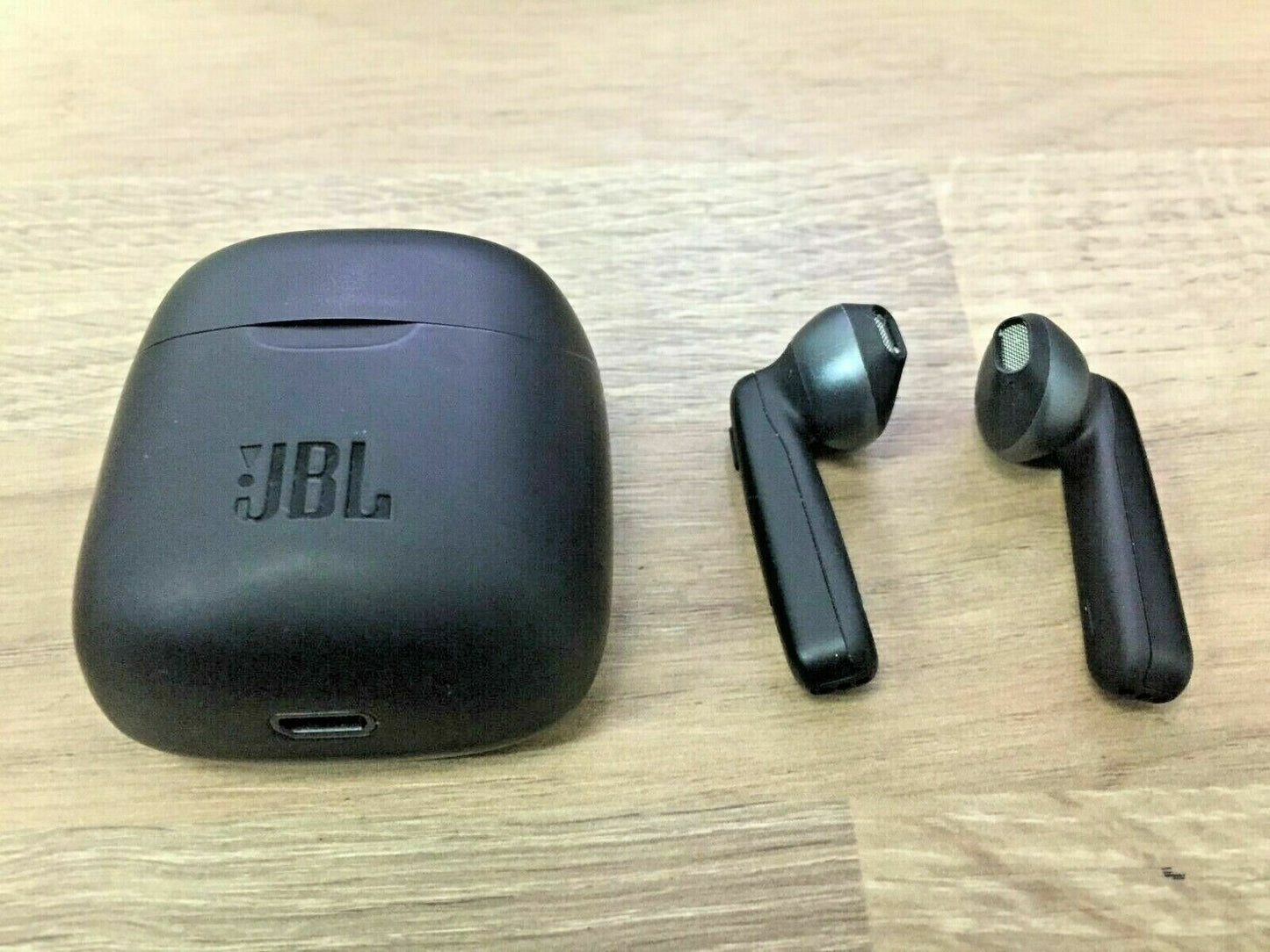 JBL Tune 220TWS wireless in-ear Bluetooth Headphones Handsfree Earbud Earphones