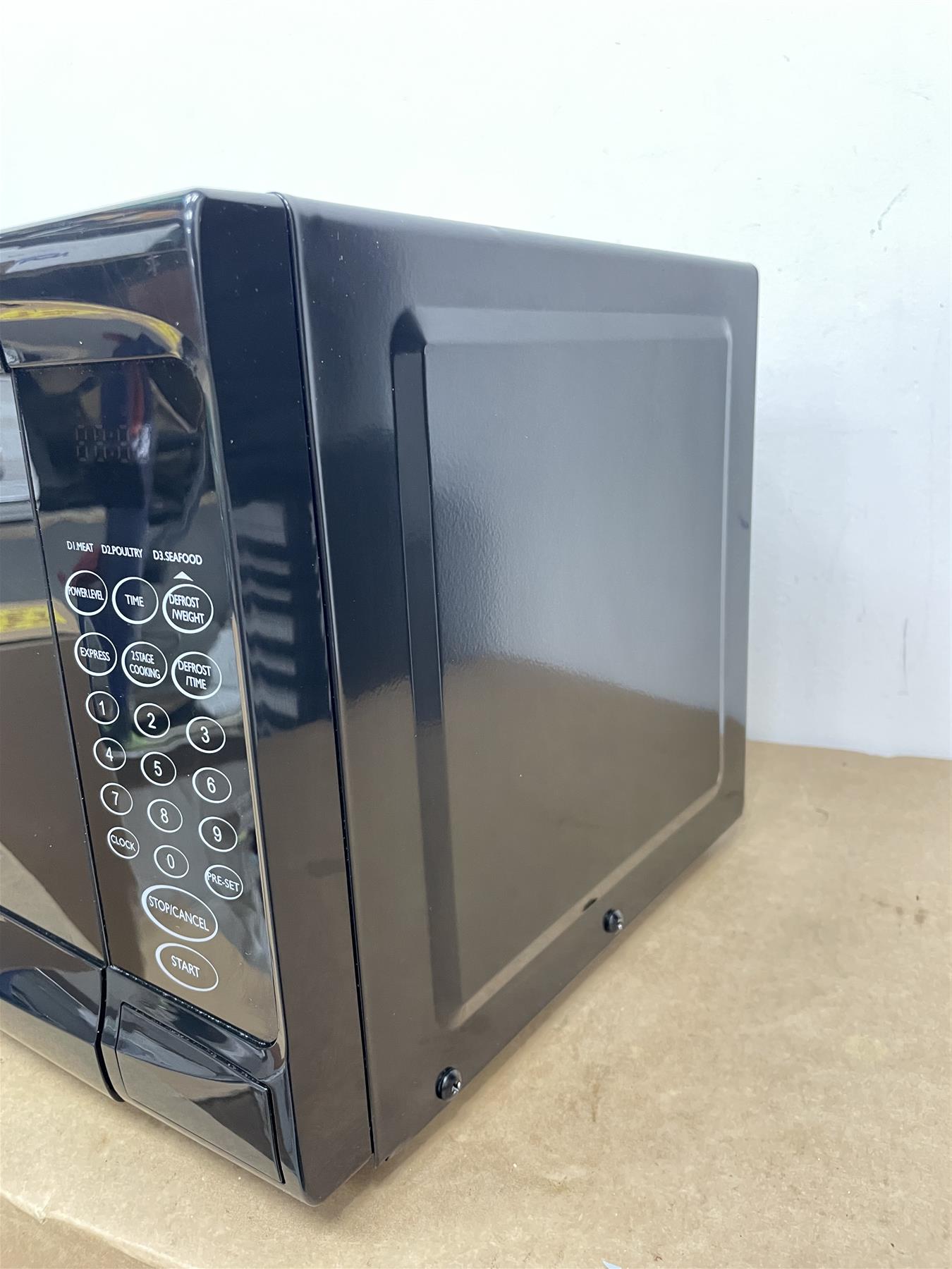 Cookworks 700W Standard Microwave- Black Absolute Breeze Digital Microwave