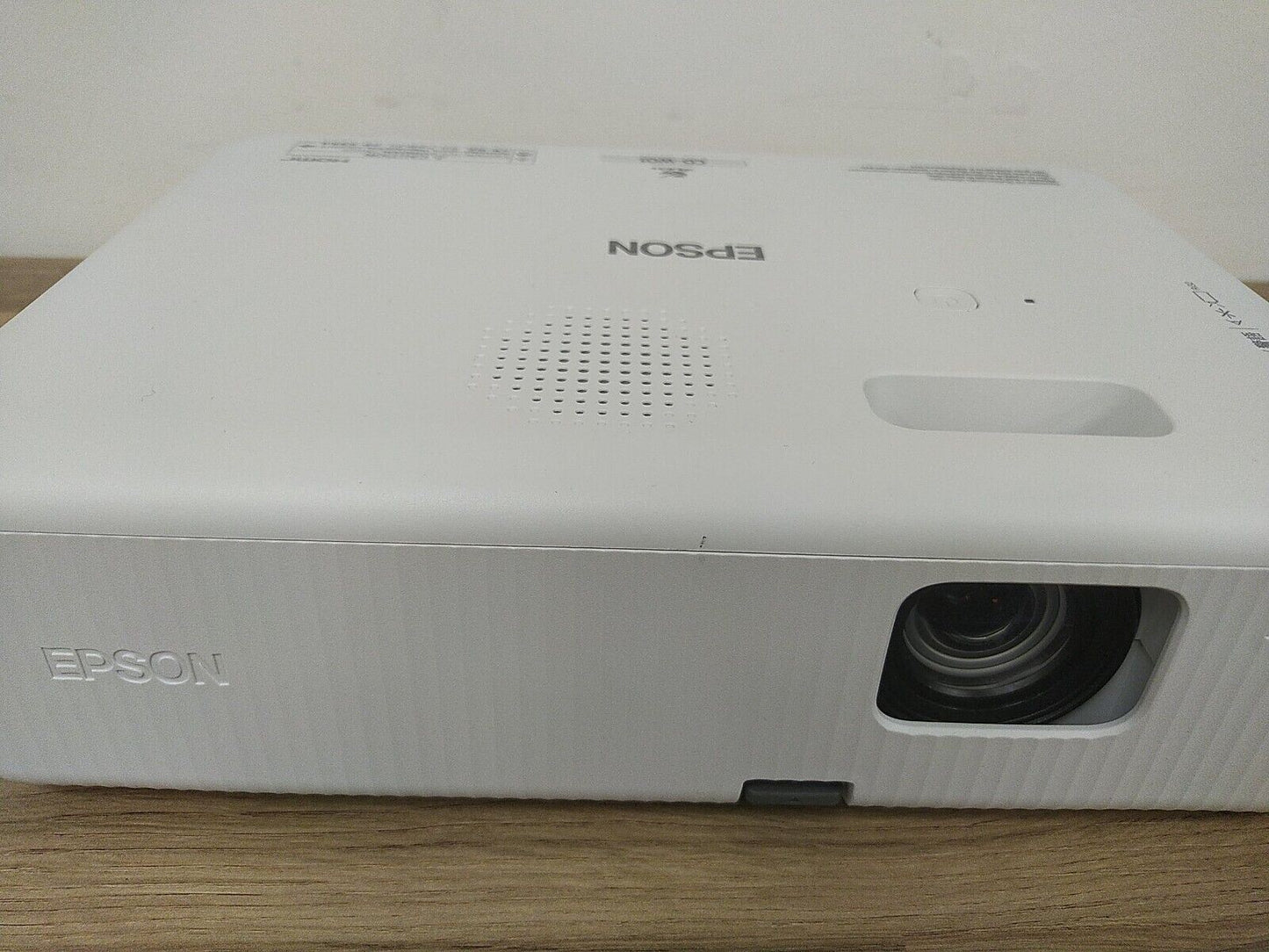 EPSON CO-W01 WXGA Projector 3LCD technology 1280 x 800 resolution 3000 lumens
